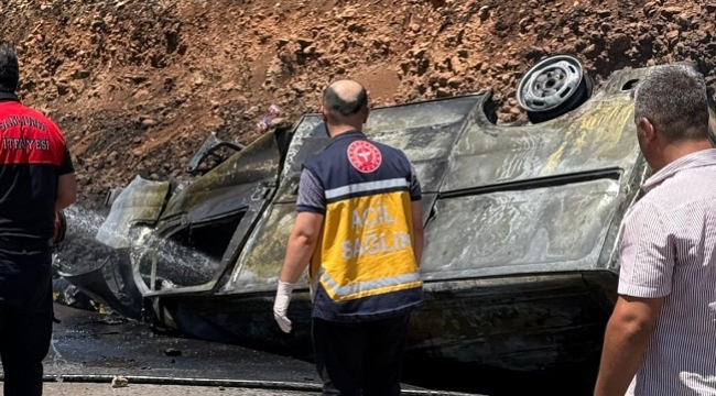 Hilvan'da Yanıcı Madde Taşıyan Araç Takla Attı: 1 Ölü, 1 Yaralı