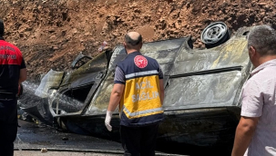 Hilvan'da Yanıcı Madde Taşıyan Araç Takla Attı: 1 Ölü, 1 Yaralı