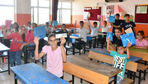 Siverek Belediyesi'nden öğrencilere çifte karne hediyesi