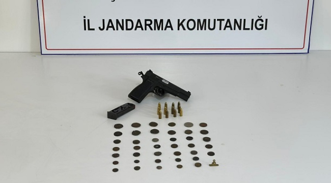 Siverek'te tarihi eser operasyonu: 40 sikke ele geçirildi
