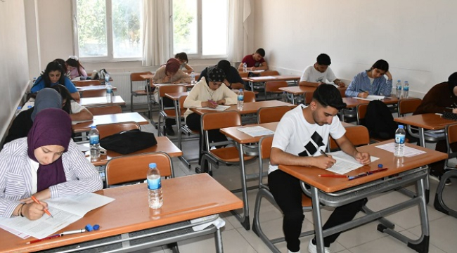 Siverek Belediyesi kurslarıyla 43 öğrenci hayallerine ulaştı