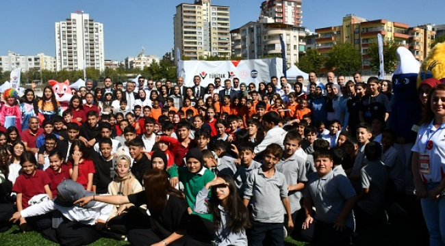 Siverek'te Bilim Coşkusu: 30 Proje Ziyaretçilerin Beğenisine Sunuldu