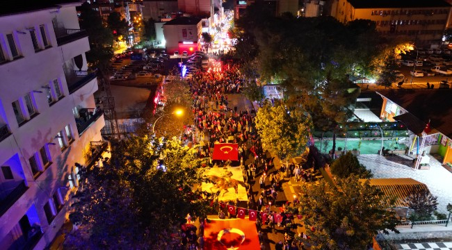 Siverek'te Cumhuriyet kutlamalarında fener alayı heyecanı