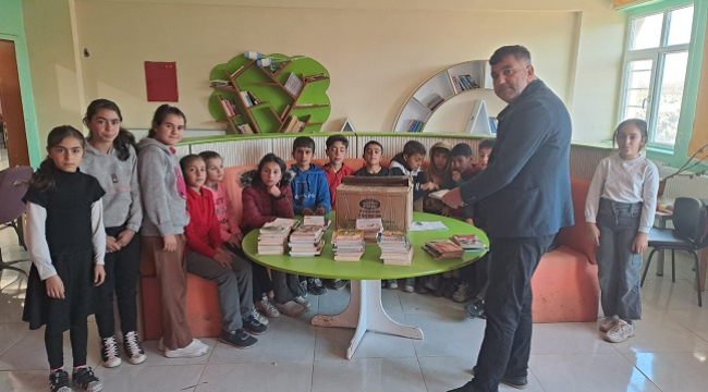 Siverekli Yazar Dağbakan'dan anlamlı kitap bağışı