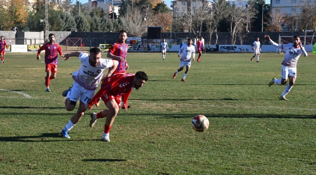 Siverek Belediyespor 10 kişiyle direndi, liderlik şansı ertelendi