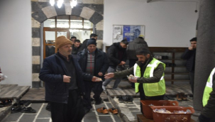 Siverek'te Miraç Kandili'nde camilerde ikram 