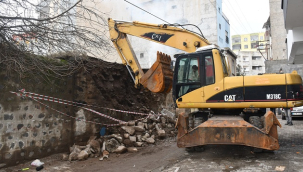 Facia kıl payı atlatılmıştı: Metruk bina yıkıldı