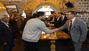 Siverek'te Bayram Buluşması: Başkan Bucak Vatandaşlarla Kucaklaştı 