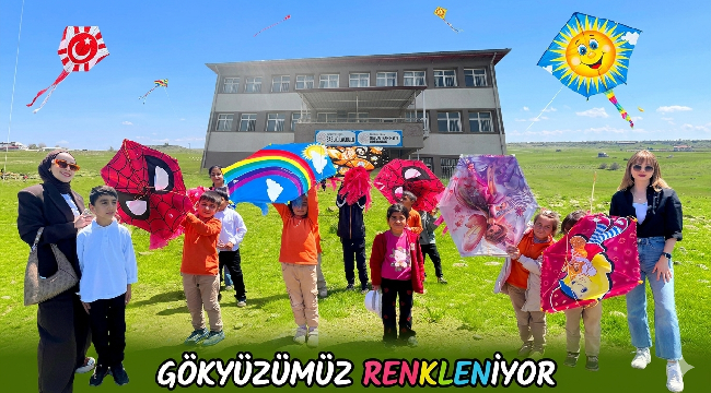 Bağlık İmam Hatip Ortaokulu'nda Uçurtma Şenliği Düzenlendi