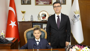 Başkan Bucak koltuğunu öğrencilere devretti