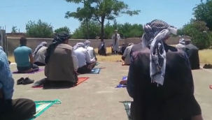 Eskihan'da Sosyal Mesafeyle Cuma, Gönül Birliğiyle Dua / Videolu