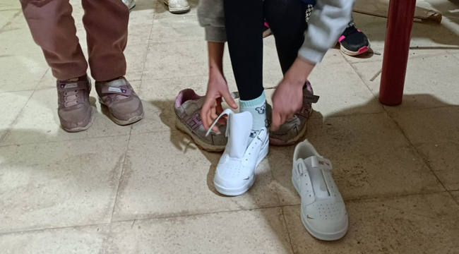 Siverek'te 102 Öğrenciye 23 Nisan Ayakkabı Hediyesi