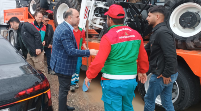 Başkan Nihat Çiftçi Birecik'te Afet Bölgesinde İncelemelerde Bulundu