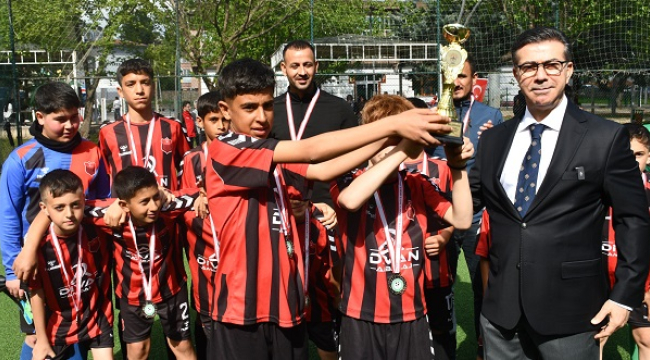 Siverek'te 23 Nisan Turnuvasında Şampiyonlara Ödül