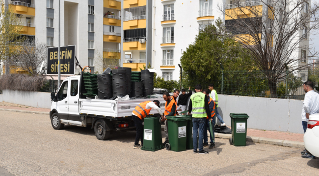 Siverek'te Yeni Sistem İçin Afişler Apartmanlara Asılıyor