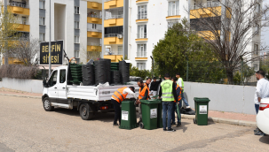 Siverek'te Yeni Sistem İçin Afişler Apartmanlara Asılıyor