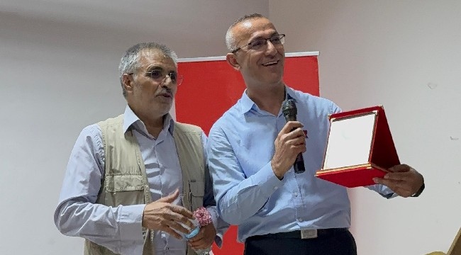 Öğretmen Mehmet Sinan Akçiçek'e sürpriz veda 