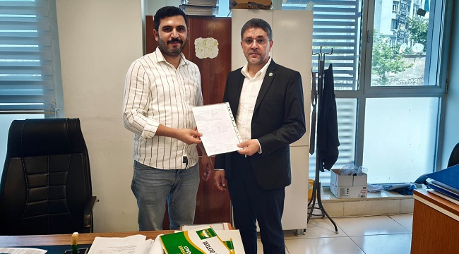 Öztürk mazbatasını alarak göreve başladı