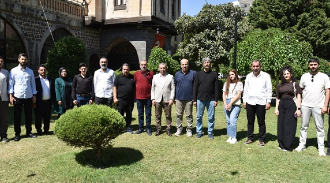 Başkan Özeyranoğlu basın mensuplarıyla buluştu