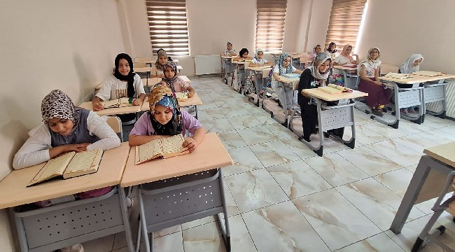 Büyükşehirden gençlere dolu dolu kurs