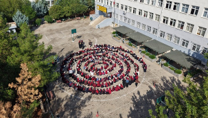 Siverek'te 300 Öğrenci 10 Dakikada Hatim İndirdi